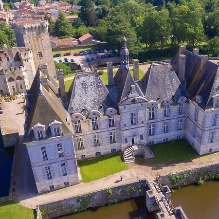 Chateau De Saint Loup Eksteriør bilde