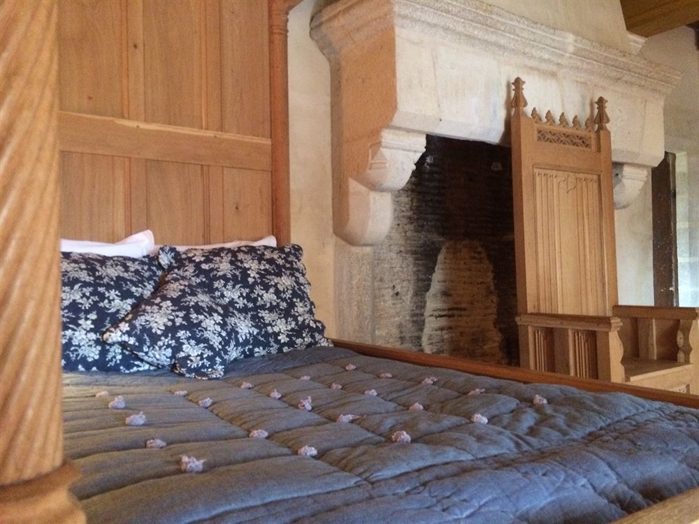 Chateau De Saint Loup Eksteriør bilde