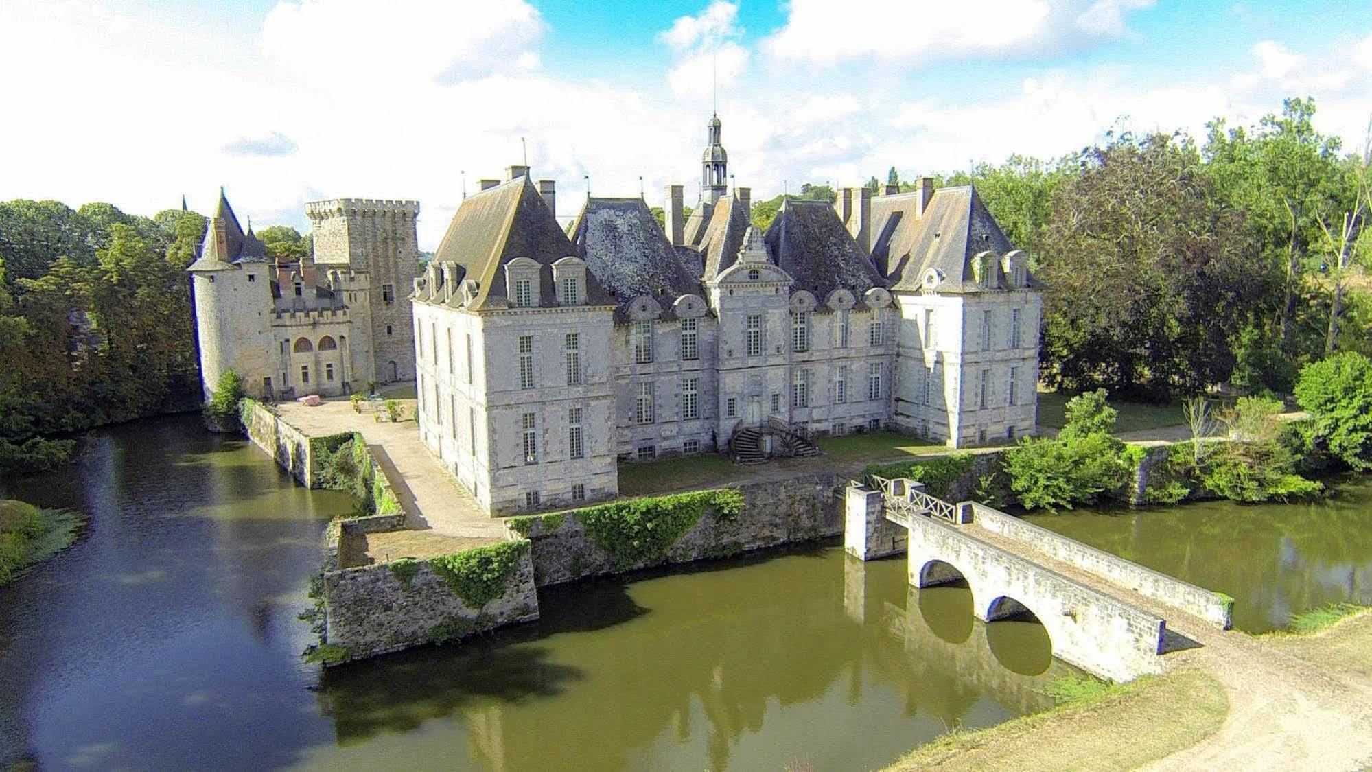 Chateau De Saint Loup Eksteriør bilde