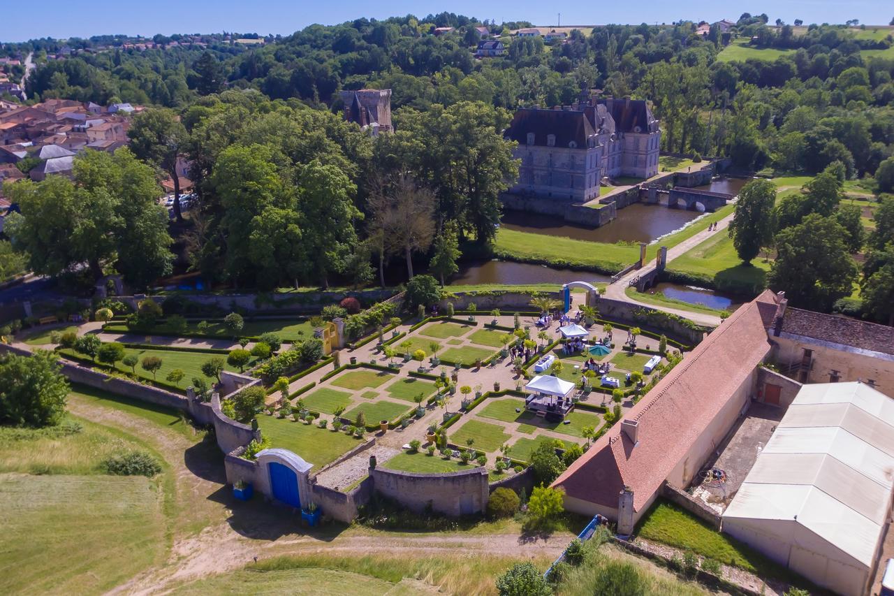 Chateau De Saint Loup Eksteriør bilde
