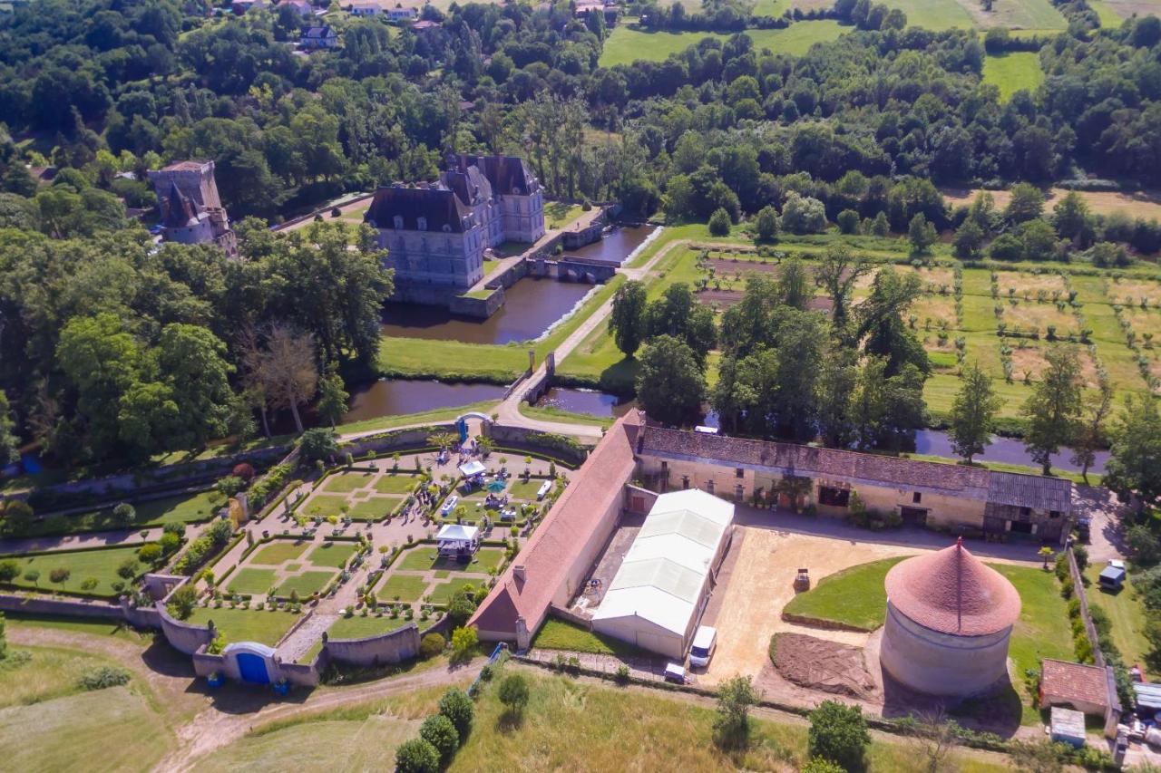 Chateau De Saint Loup Eksteriør bilde